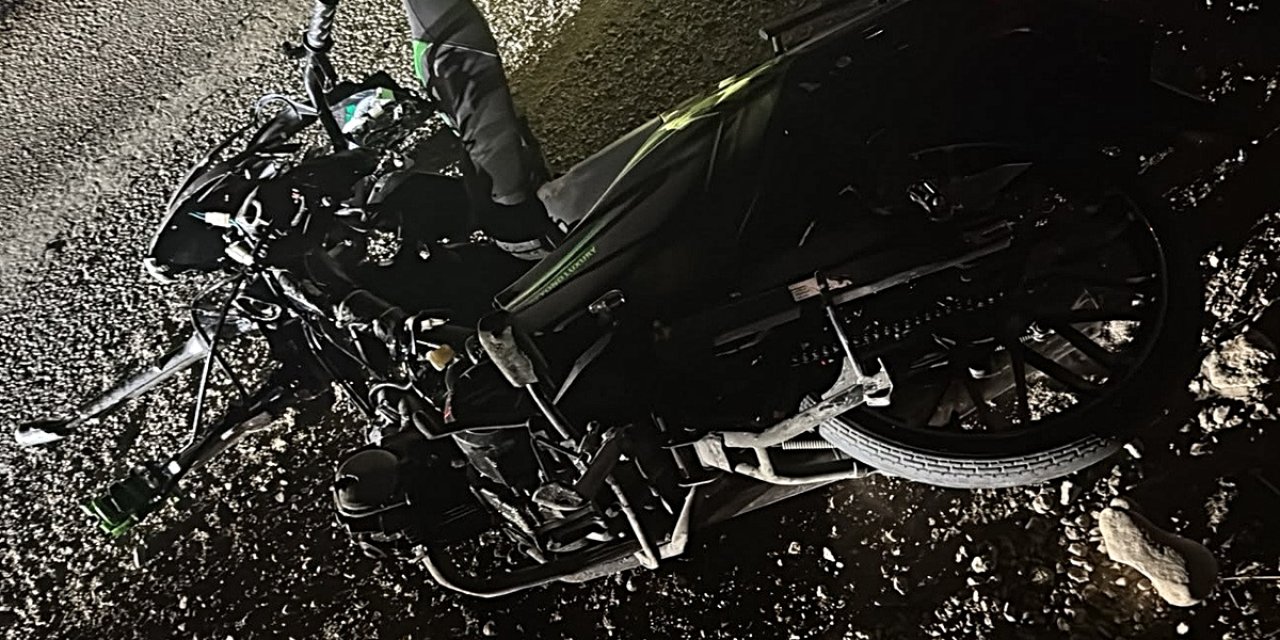 Mersin Erdemli'de Kamyonetle Çarpışan Motosikletin 16 Yaşındaki Sürücüsü Öldü