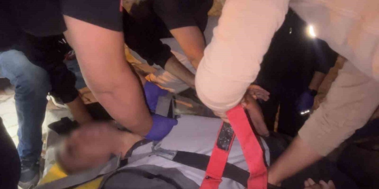 Bursa Mudanya'da Köpekten Kaçan Güvenlik Görevlisi Çukura Düşerek Yaralandı