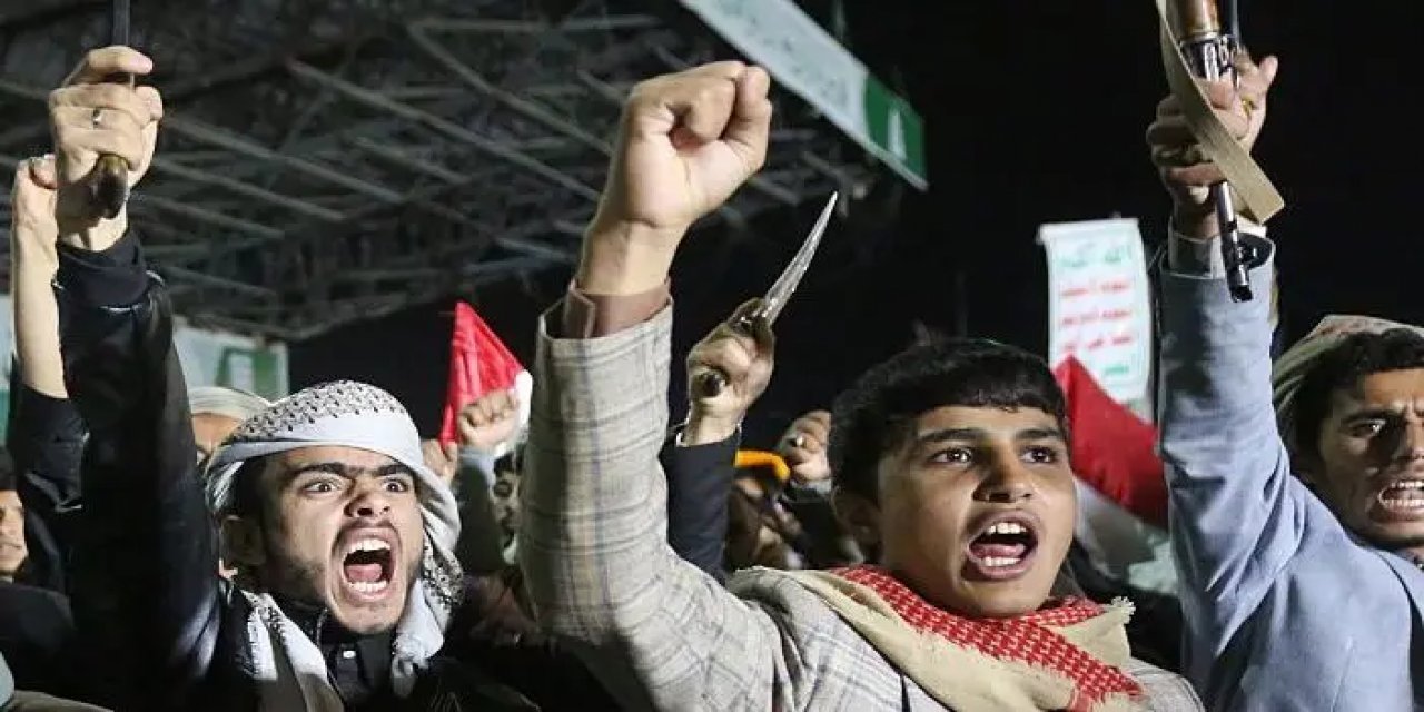 Babülmendep Boğazı: Husiler Suudi Arabistan'ın Stratejik Zayıf Noktasına Nasıl Ulaştı?
