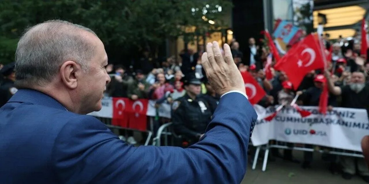 Cumhurbaşkanı Erdoğan, ABD'deki Türkevi'ne Girişinde Sevgi Gösterileriyle Karşılandı