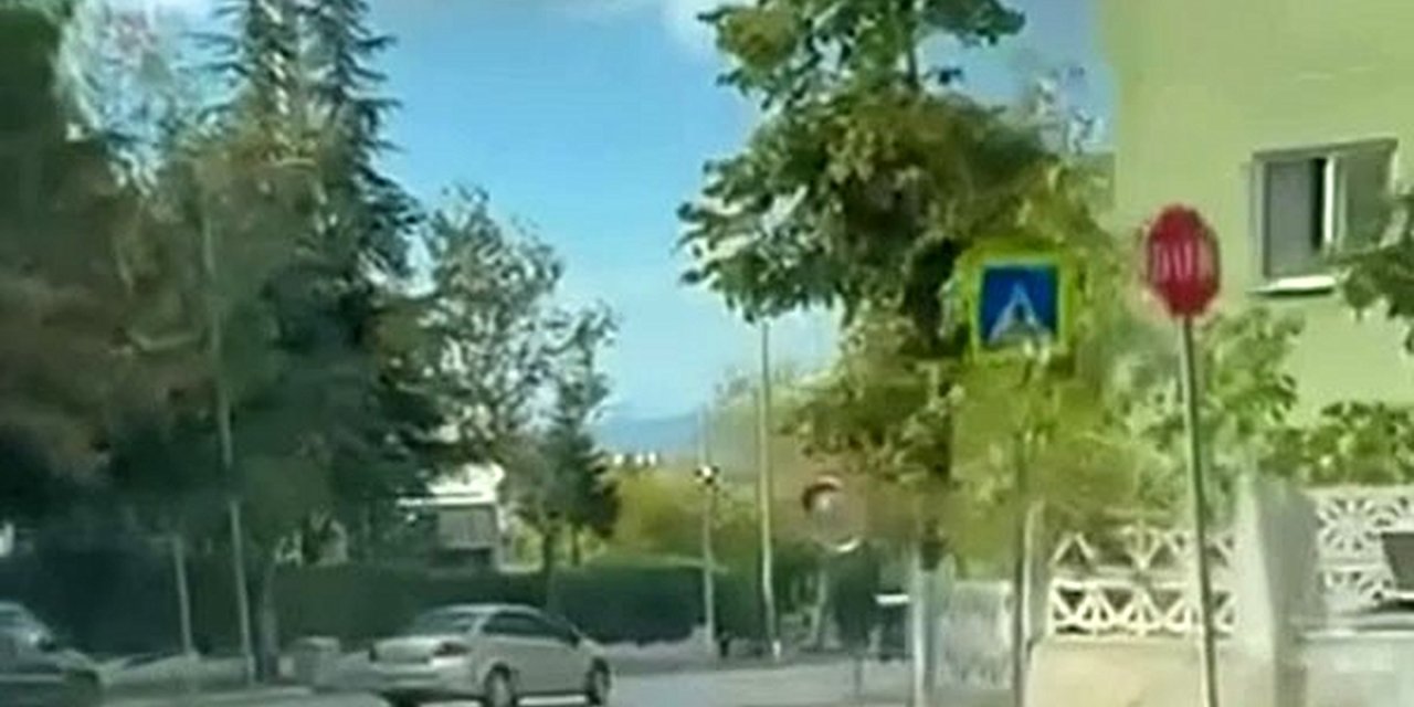 Bursa Yıldırım'da Huzurevi Caddesi'nde Drift Yapan Sürücü Cep Telefonuyla Görüntülendi