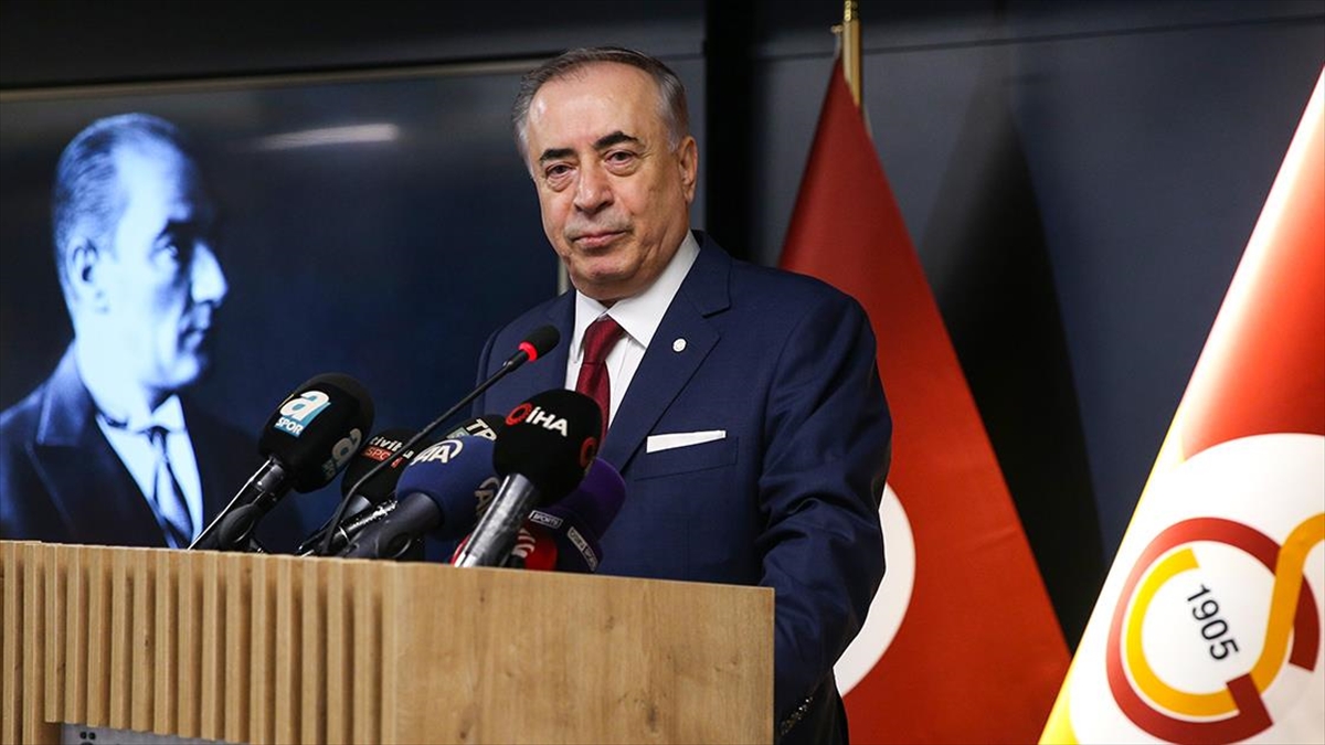 Galatasaray Başkanı Cengiz'den Falcao Açıklaması