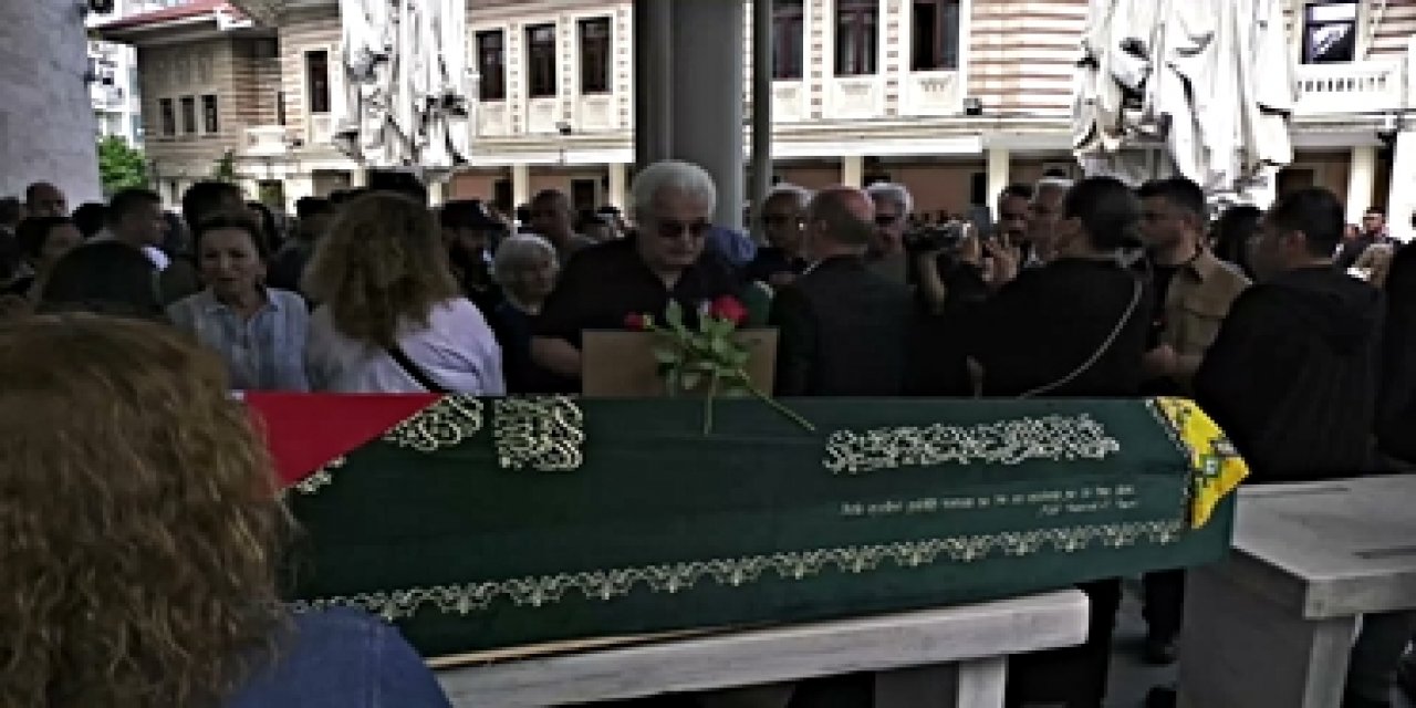 81 Yaşındaki Gülsen Tuncer, Şişli Camisi'nde Kılınan Cenaze Namazının Ardından Defnedildi