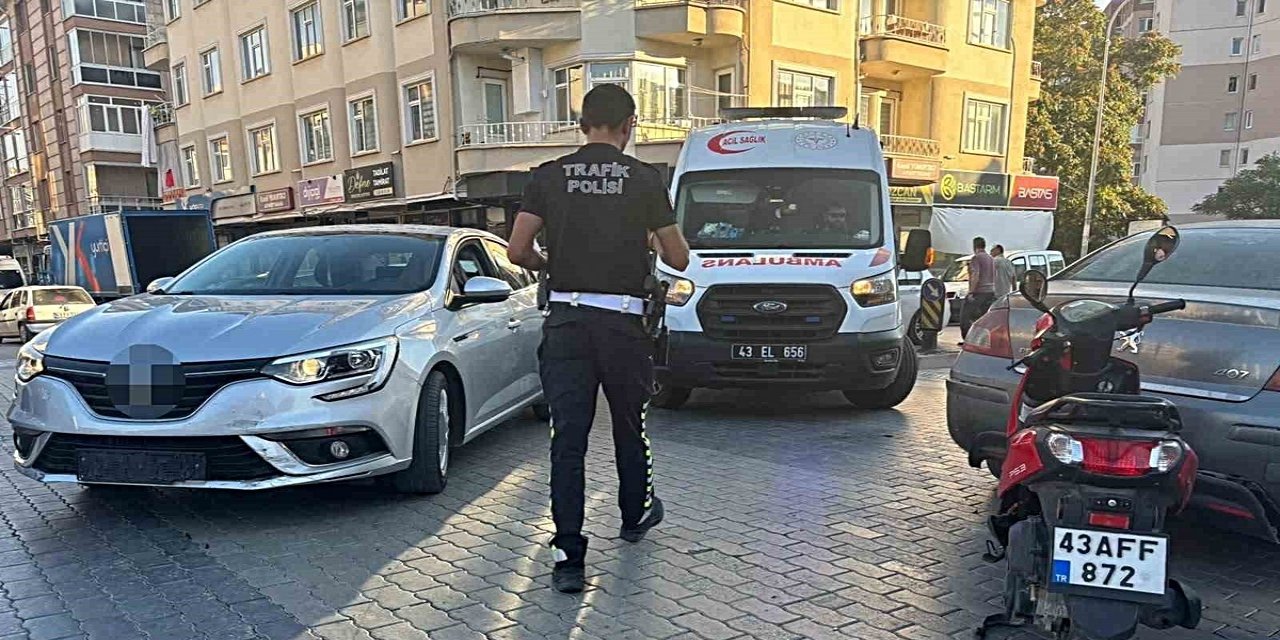 Kütahya Tavşanlı'da Otomobil Ve Motosikletin Çarpıştığı Kazada 1 Kişi Yaralandı