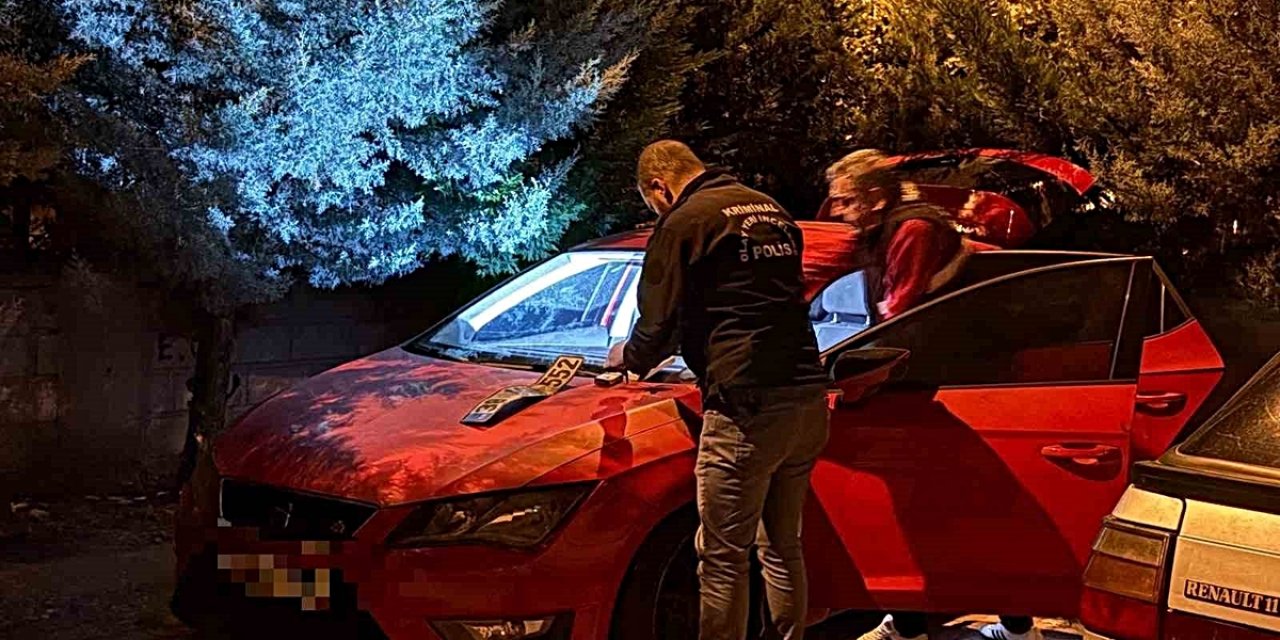 Kayseri'de 20 Gün Önce Çalınan Otomobil Otoparkta Bulundu, Arkadaşı Gözaltına Alındı
