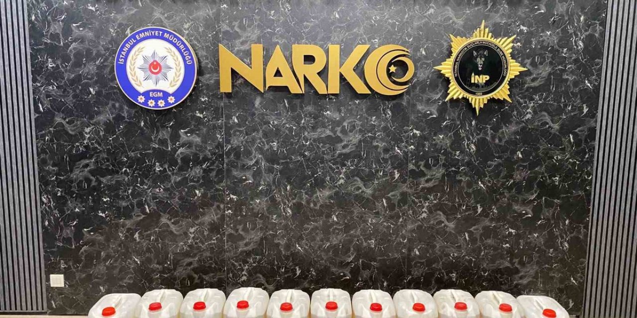 İstanbul'da Narkotik Ekipleri Tırın Yakıt Deposunda 224 Kilo Metamfetamin Buldu