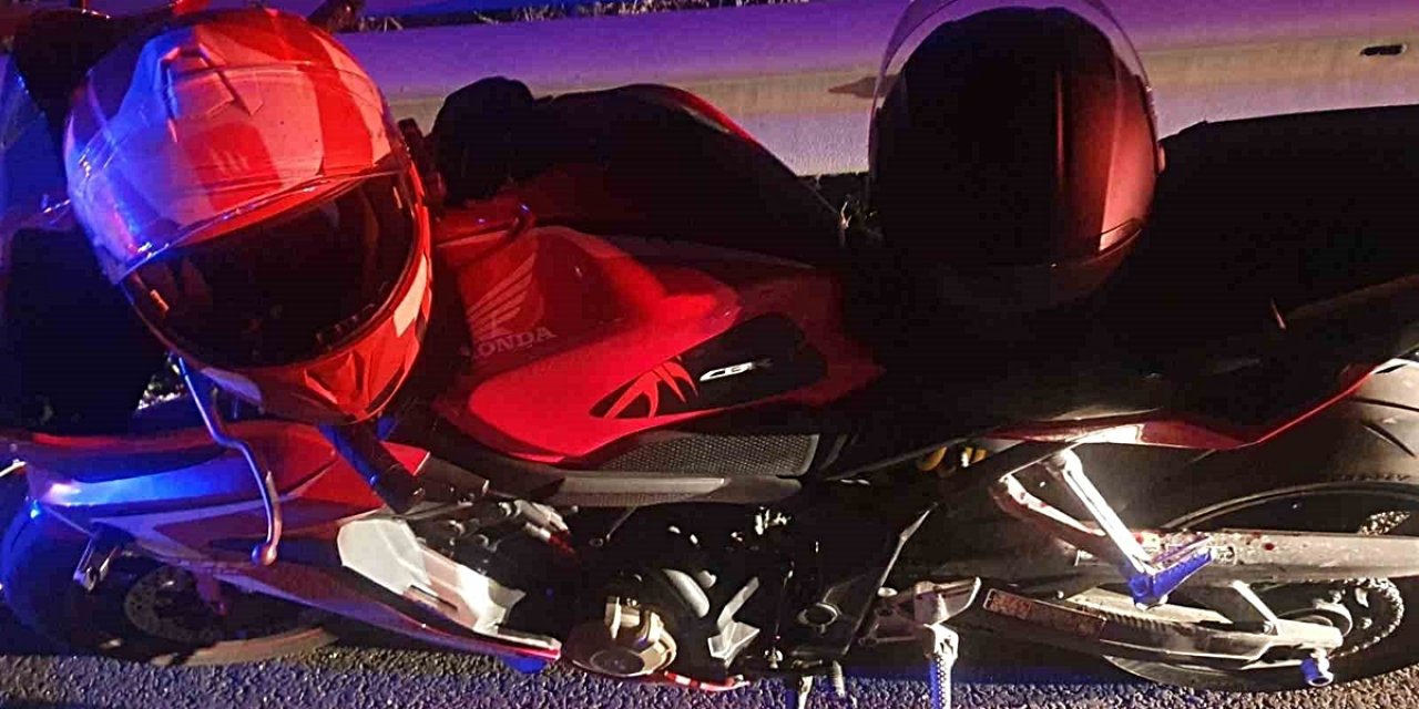Bilecik Pazaryeri'de Bariyere Çarpan Motosiklette 2 Kişi Hafif Yaralandı