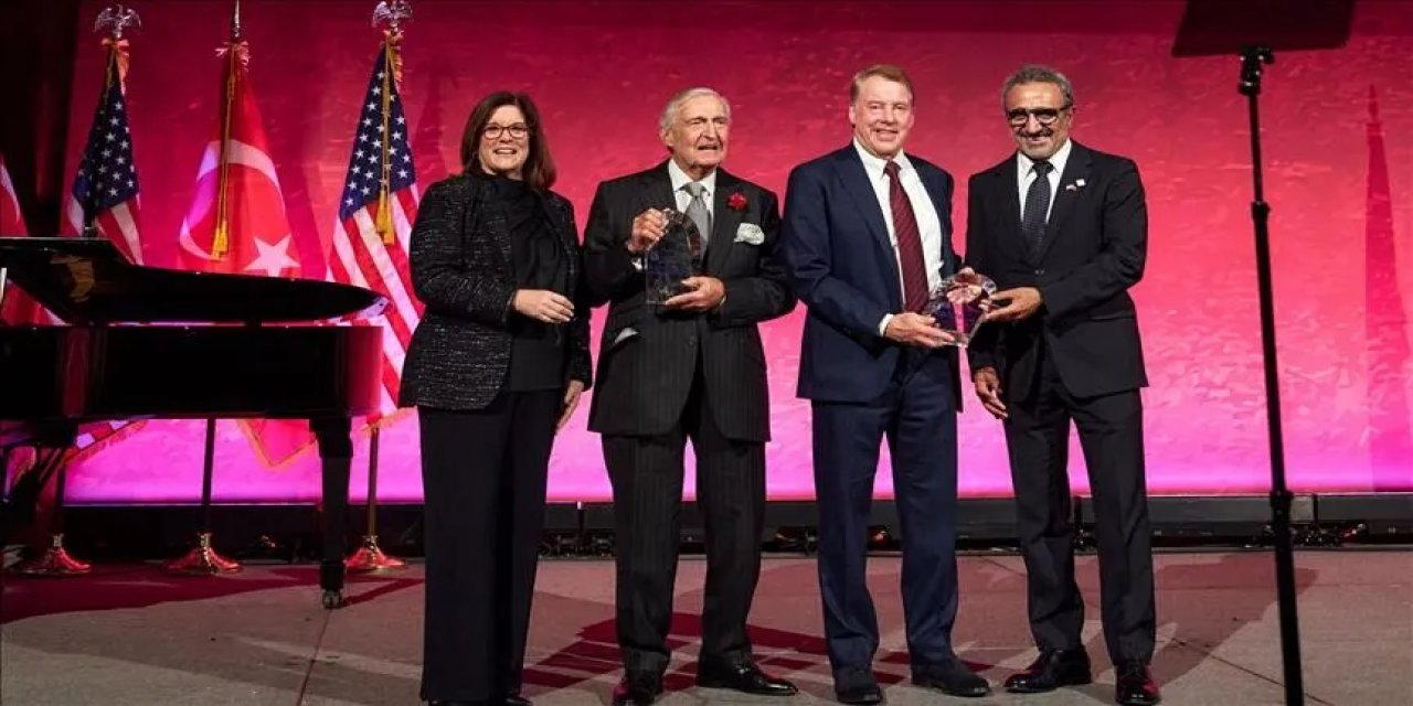 Rahmi Koç Ve Bill Ford'a New York'ta Onur Ödülü Verildi