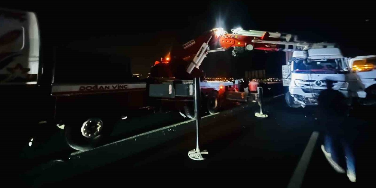 TAG Otoyolu'nda Yol Çalışması Yapılan Nurdağı Kavşağında 5 Kişi Yaralandı