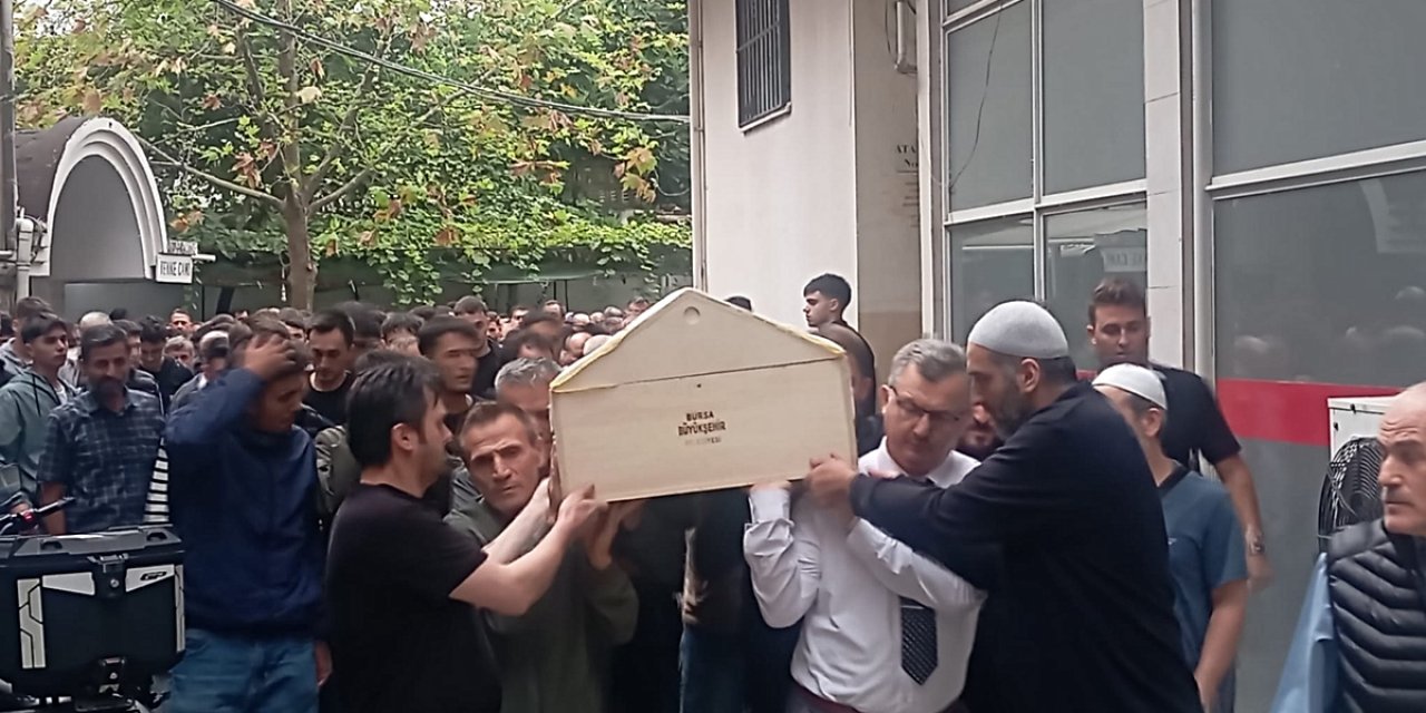 Gemlik'te Motosikletiyle Bariyerlere Çarpan Burak Uysal 4 Gün Sonra Hayatını Kaybetti
