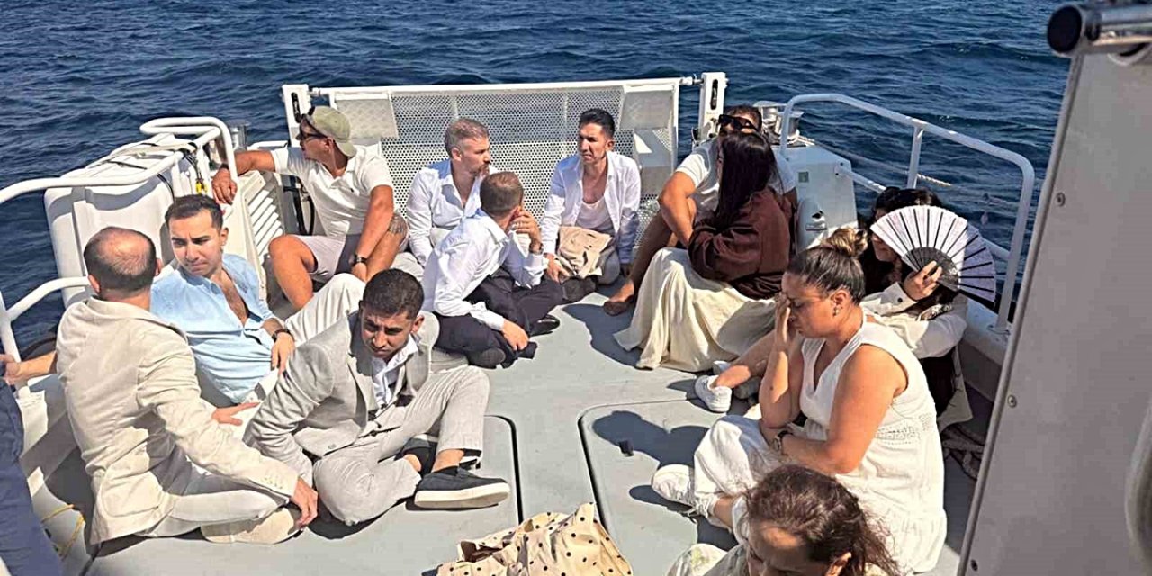 Sahil Güvenlik Muğla Milas Açıklarında 14 Göçmen Ve 2 Kaçakçılık Şüphelisi Yakaladı