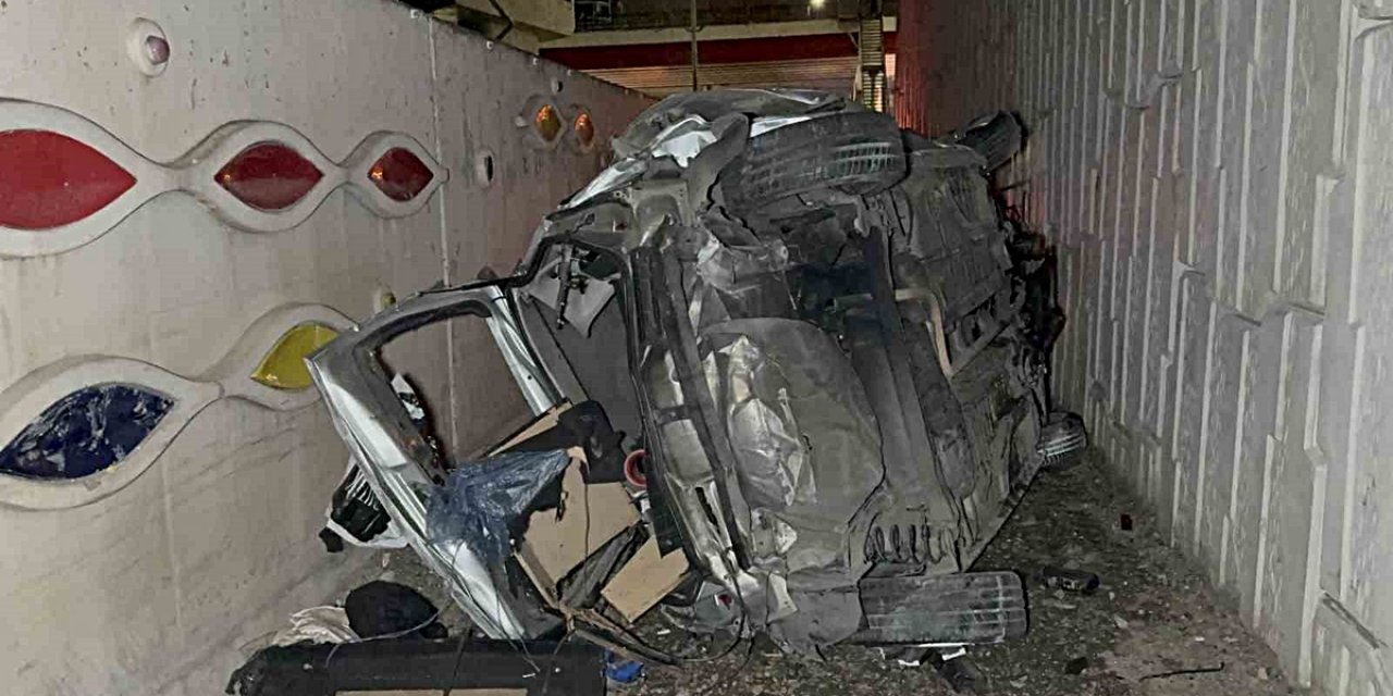 Samsun İlkadım'da Takla Atan Otomobil Hurdaya Döndü, Kazada 2 Kişi Yaralandı