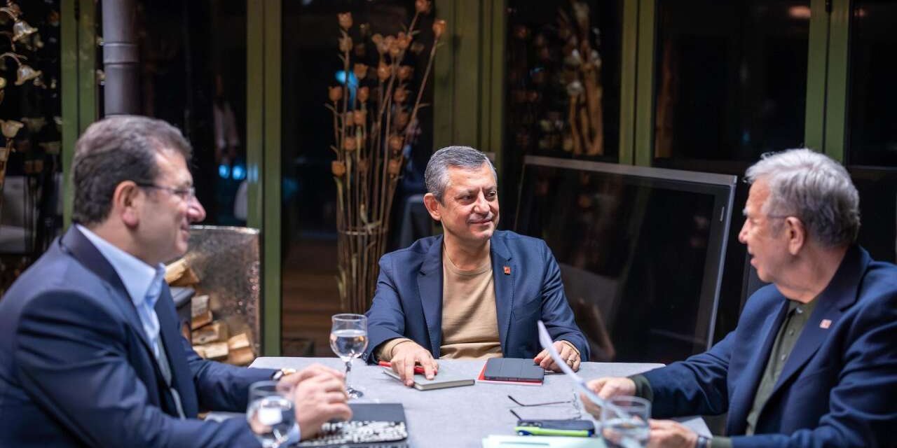 Özgür Özel Beklentiye Girdi... Mansur Yavaş'ın İstifası Yeni Parti'de Fakirin Umudu Havası Yarattı!