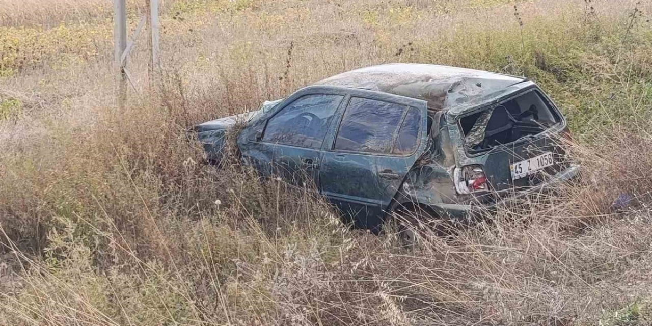 Konya Beyşehir'de Kontrolden Çıkan Otomobil Şarampole Devrildi, Sürücü Yaralandı