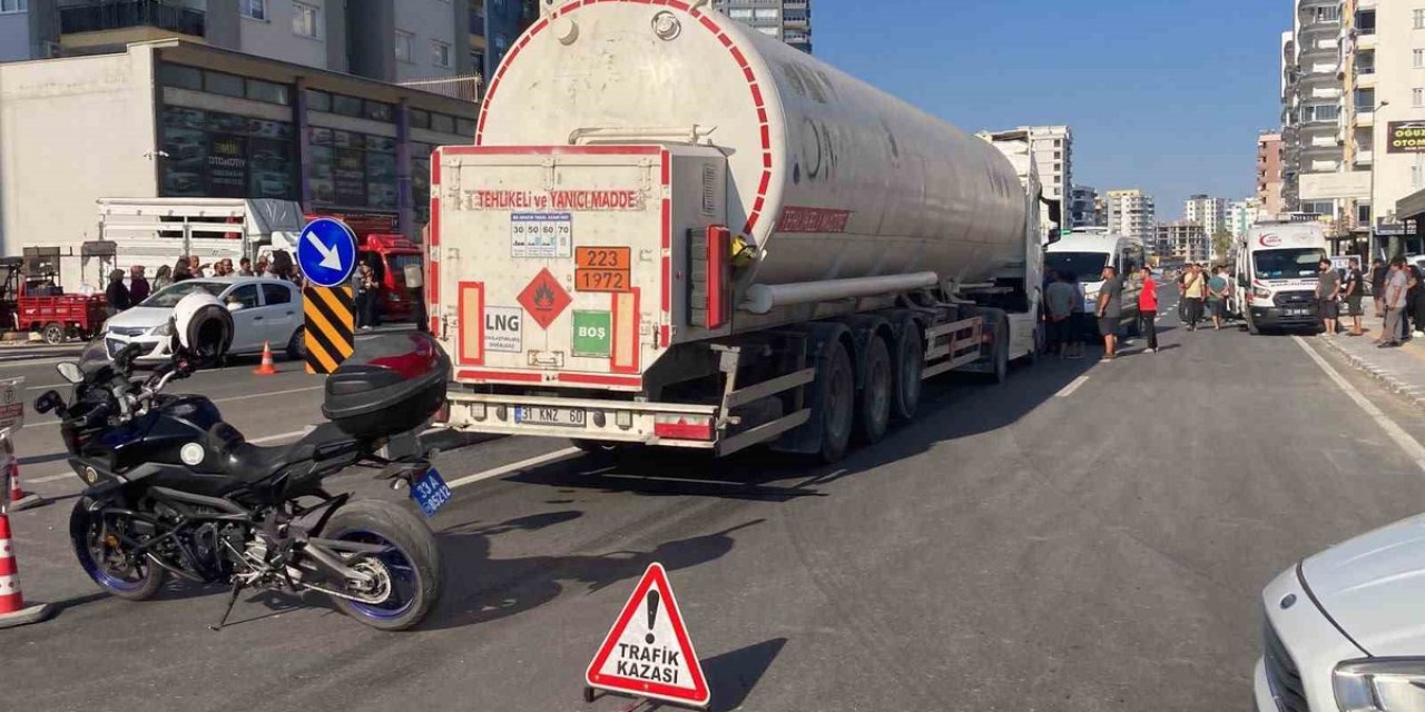 Mersin Erdemli'de Tanker Çarpması Sonucu Kadın Öldü, Sürücü Gözaltına Alındı