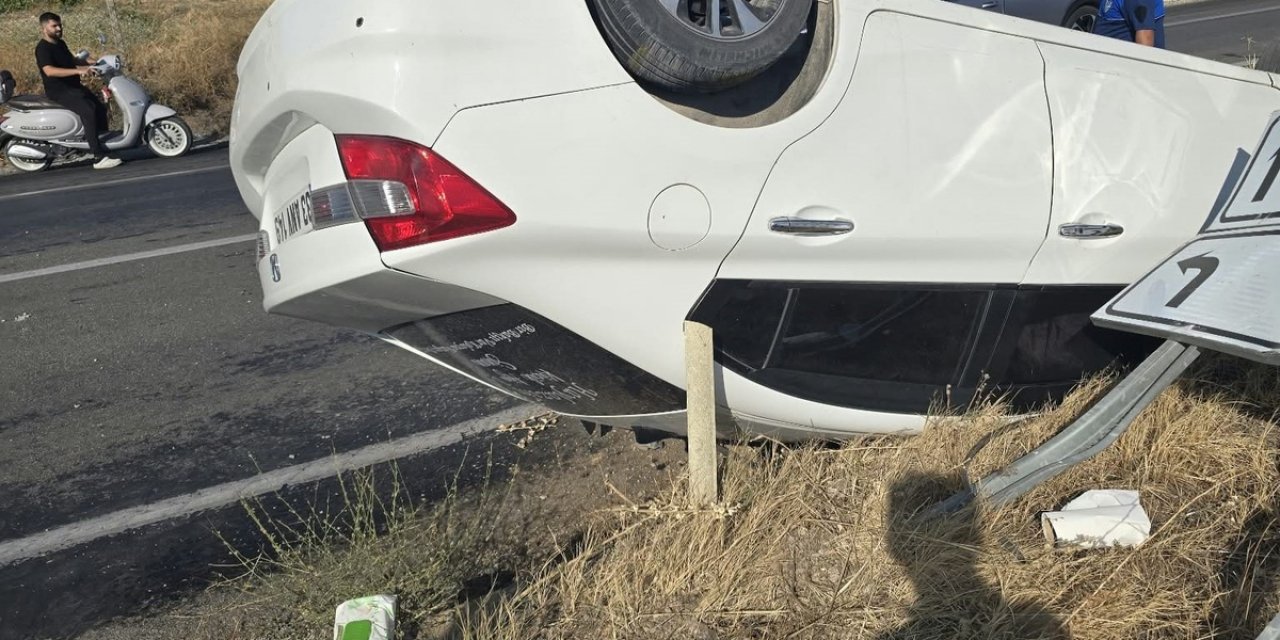 Denizli Buldan'da Ters Dönen Otomobilin Hafif Yaralı Sürücüsü Hastaneye Kaldırıldı