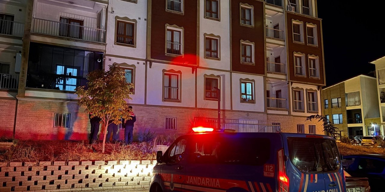 Manisa Kula'da Balkondan Düşen 17 Yaşındaki Kızda Çok Sayıda Kırık Tespit Edildi