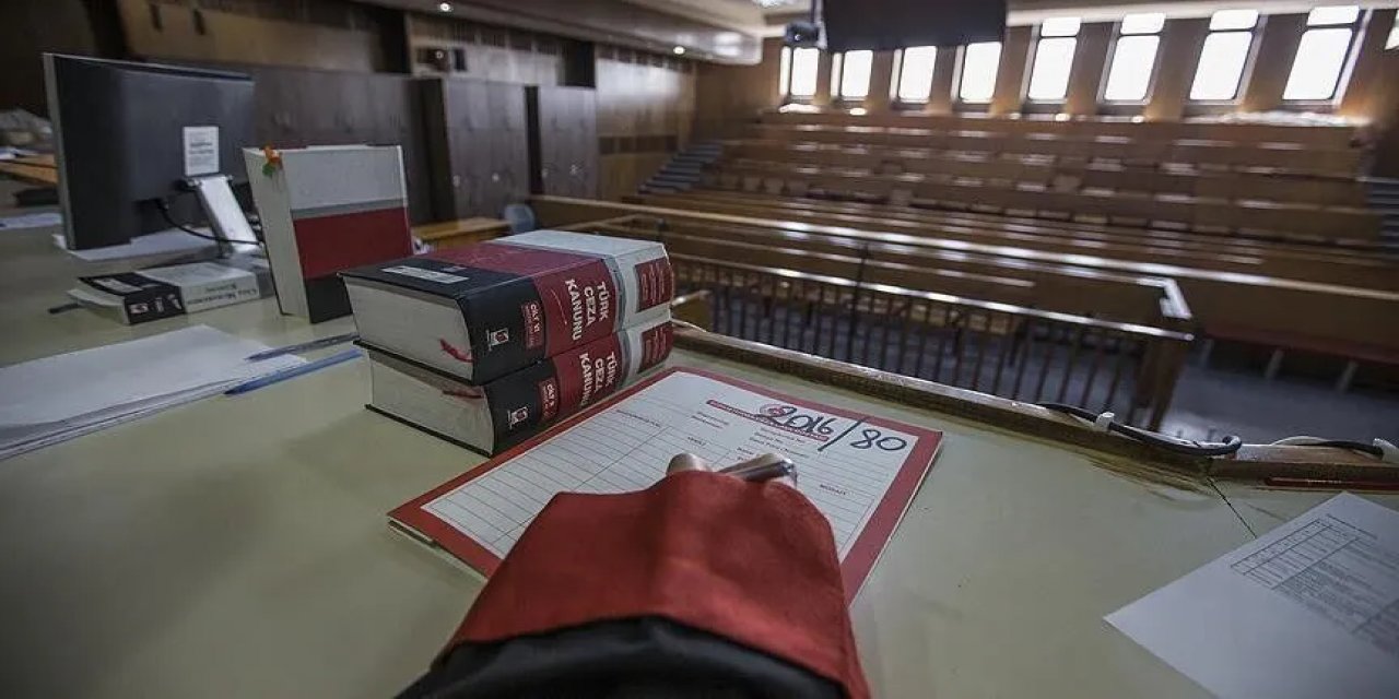 Kırmızı Işıkta Aracına Çarptığı Öğretmenin Ölümüne Neden Olan Sürücünün Cezası Artırıldı