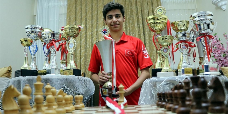 Satranca Gönül Veren Aile Milli Sporcu Çıkardı