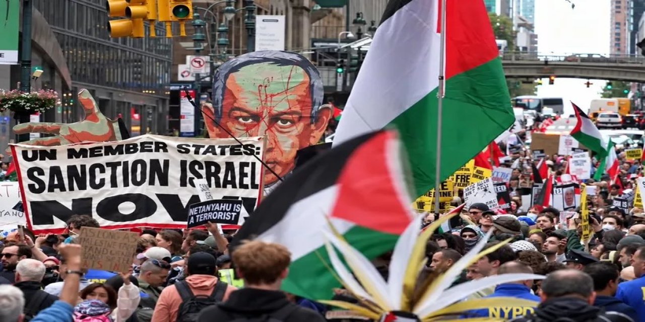 New York'ta Netanyahu Protestosu! Binlerce Kişi BM'ye Yürüdü