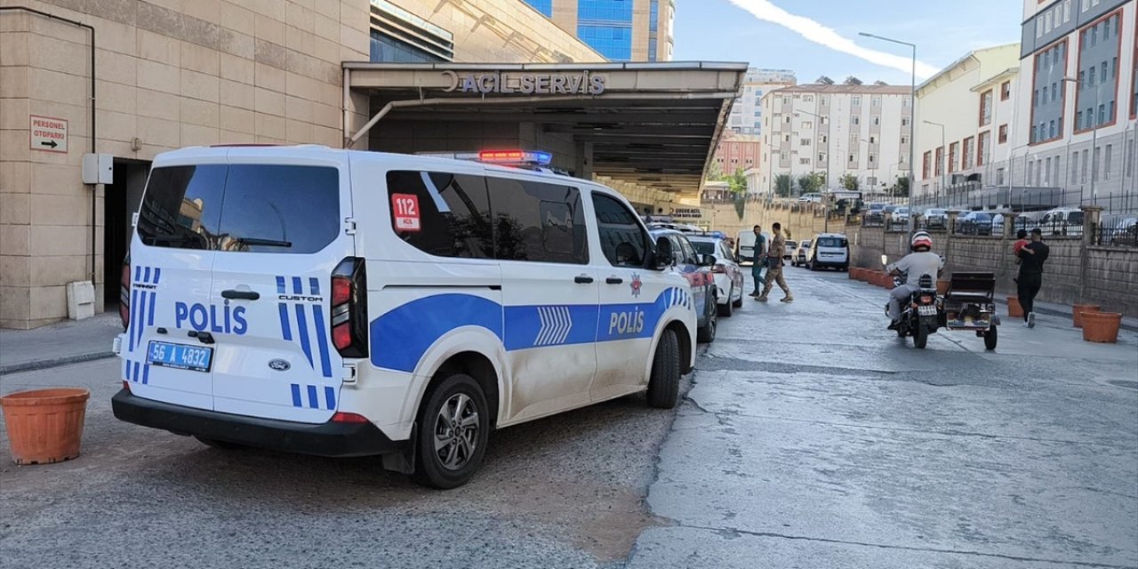 Siirt'te Fıstık Toplamaya Giden Patpat Devrildi, 7 Kişi Yaralandı