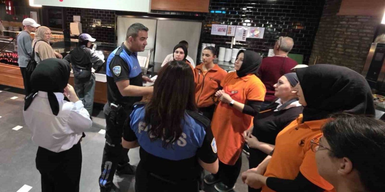 Bilecik Bozüyük'te Polis 4 İş Yerinde 36 Vatandaşa Dolandırıcılık Uyarısı Yaptı