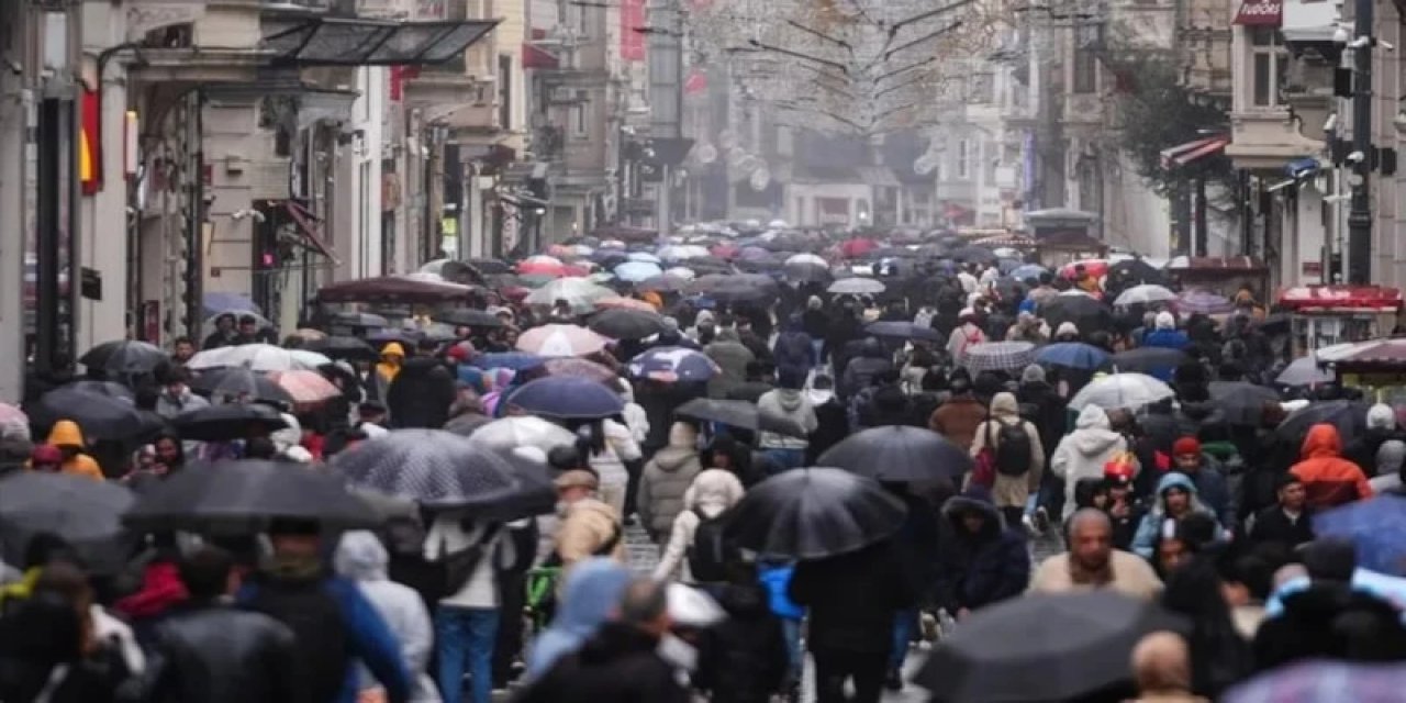 Sıcaklıklar Düşüyor: İstanbul'da 4 Gün Yağmur Etkili Olacak. İşte 5 Günlük Hava Tahmini