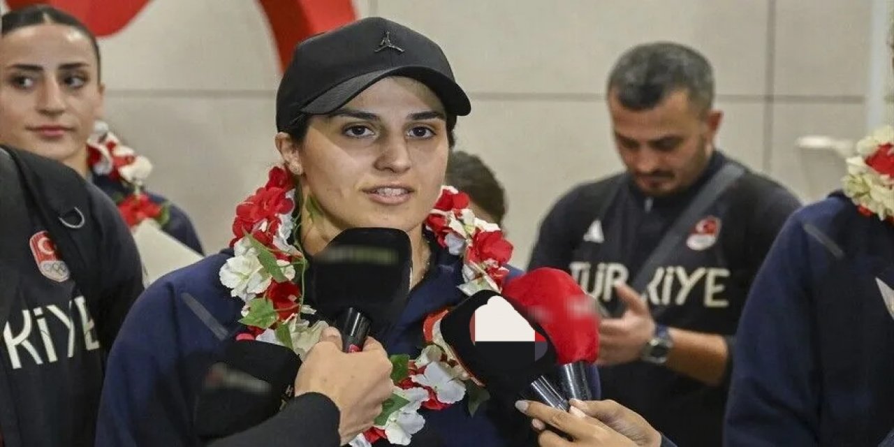 2026 Avrupa Boks Şampiyonası'nda 10 Madalya Kazanan Milli Boksörler Yurda Döndü