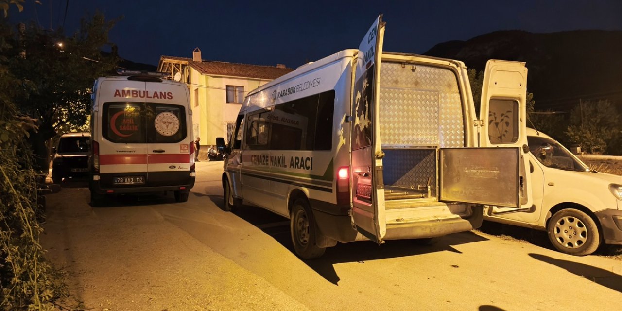 Karabük'te 71 Yaşındaki Adam, Yakınlarının İhbarıyla Evinde Ölü Bulundu