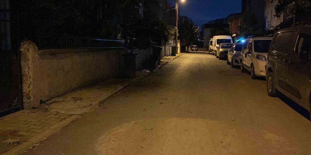 Körfez'de 37 Yaşındaki Kadın Sokakta Silahla Öldürüldü! Eski Eşi Firari