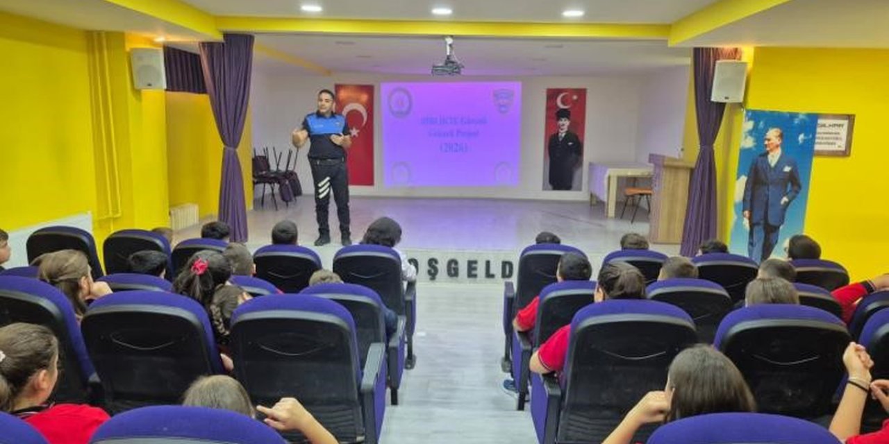 Bilecik'te Polis, 'Birlikte Güvenli Gelecek' Projesiyle 100 Öğrenciye Eğitim Verdi