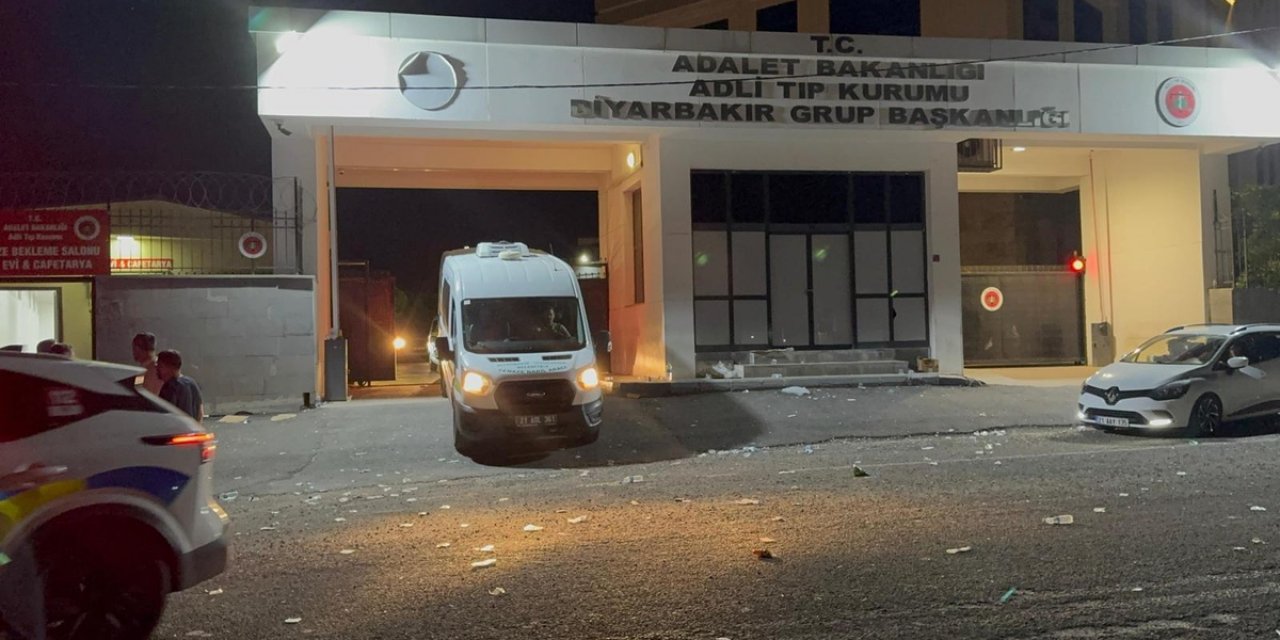 Diyarbakır'da Eşini Pompalı Tüfekle Öldürdüğü İddiasıyla Osman Çakmak Tutuklandı