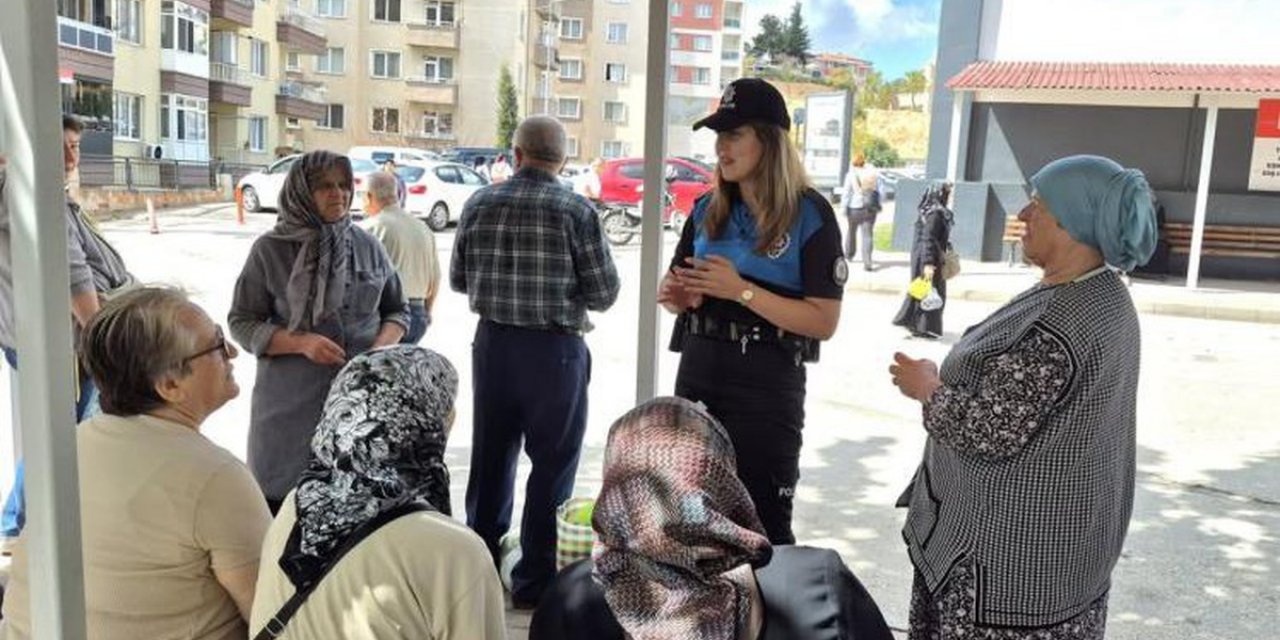 Bilecik'te Polis, 36 Vatandaşı Dolandırıcılık Ve Güvenlik Konusunda Bilgilendirdi