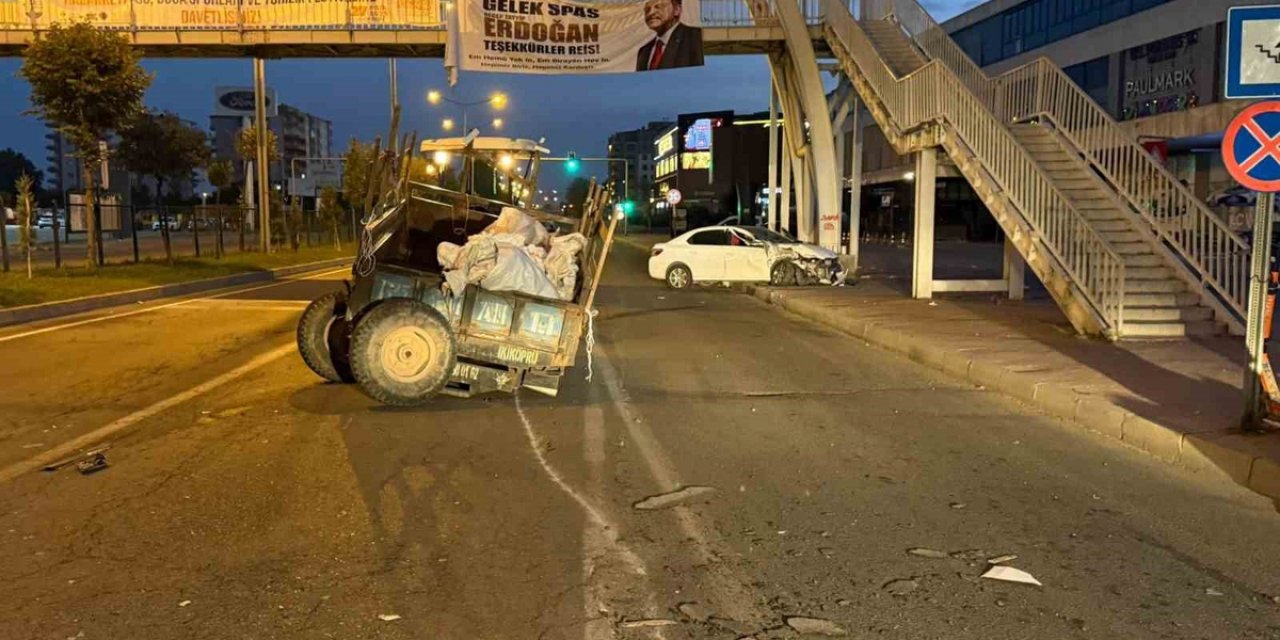 Batman'da Traktör İle Otomobil Çarpıştı; Yaralanan 2 Kişi Hastaneye Kaldırıldı