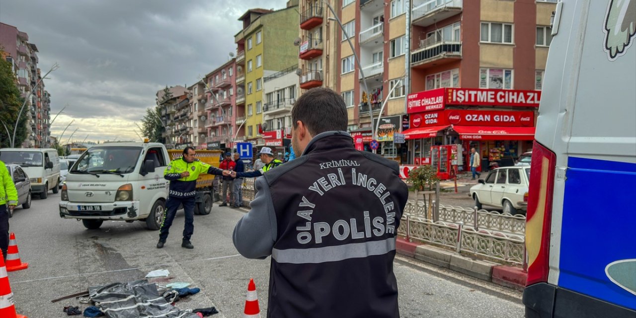 Uşak'ta Tırın Çarptığı Yaya Kurtarılamadı, Sürücü İfadesinin Ardından Serbest Kaldı.