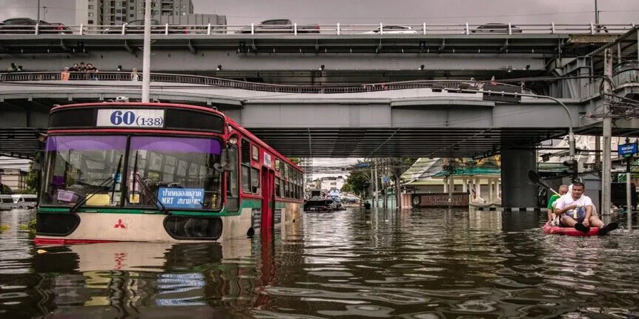 Tayland'da Şiddetli Yağışların Yol Açtığı Sellerde 23 Kişi Hayatını Kaybetti