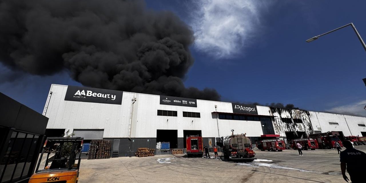 Mersin'de Fabrika Yangını