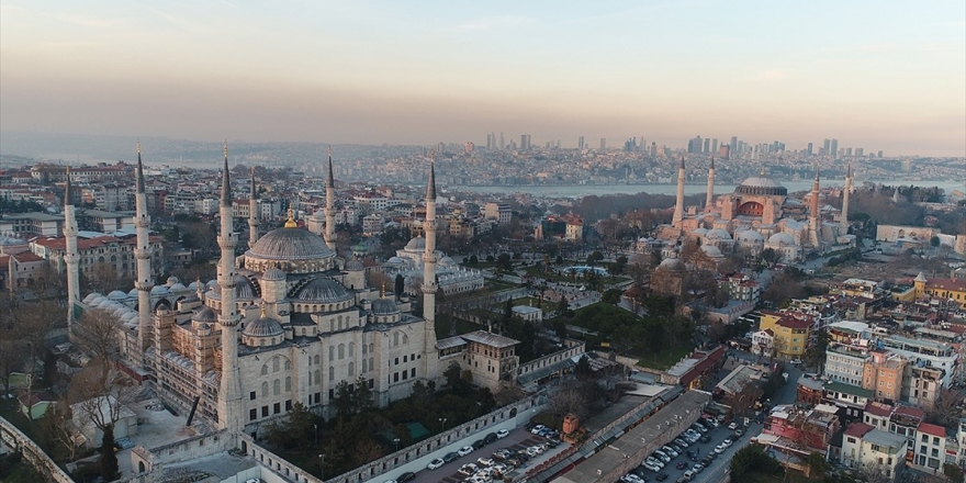 İstanbul'un Turist Sayısı Son 5 Yılın Zirvesine Ulaştı