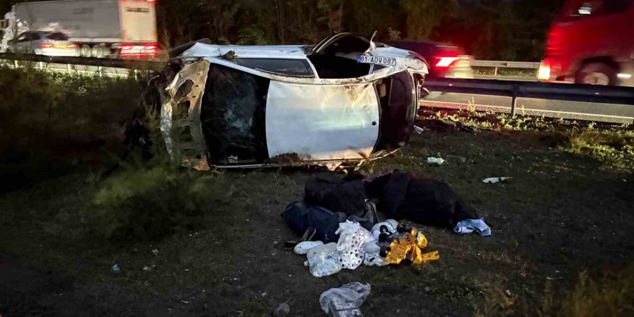 Sakarya Hendek'te Kontrolden Çıkan Otomobil Devrildi, 1 Kişi Öldü, 4 Kişi Yaralandı
