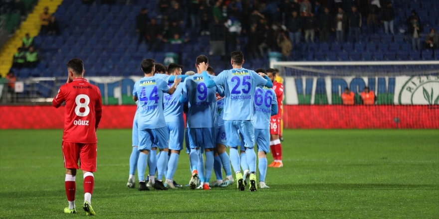 Çaykur Rizespor Kupada Tek Farkla Kazandı