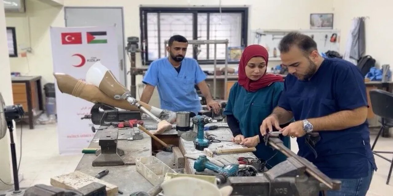 İsrail Askerlerince Protezine El Konulan Gazzeli, Türk Kızılayın Desteğiyle Yeniden Yürüyebileceği Günü Bekliyor