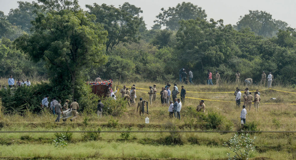 Hindistan polisi, bir kadına tecavüz edip yakarak öldüren zanlıları öldürdü: Kaçmaya çalıştılar