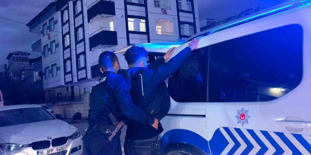 Bursa İnegöl'de Ehliyet Sınavında Kopya Düzeneğiyle Yakalanan Aday 2 Yıl Yasaklandı