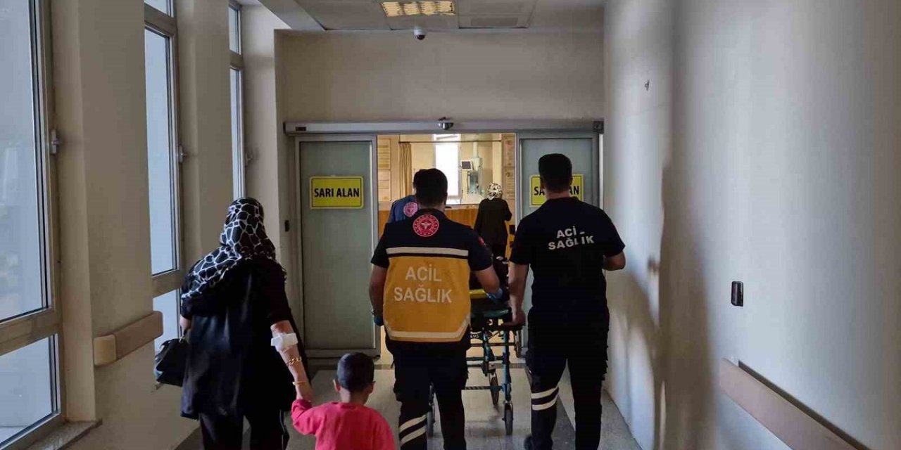 Adıyaman'da Üç Tekerlekli Motosikletin Devrilmesi Sonucu 2 Kişi Yaralandı