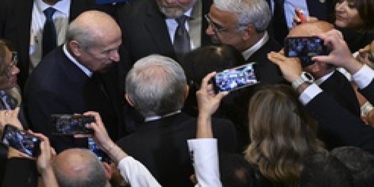 Bahçeli'nin “Selam Söyleyin” Sözünün Perde Arkası! Adres Demirtaş Değil Öcalan'mış