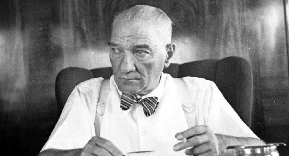 Alman kanalı ARD Haddini Aştı: Atatürk'ü Hitler'e benzetti