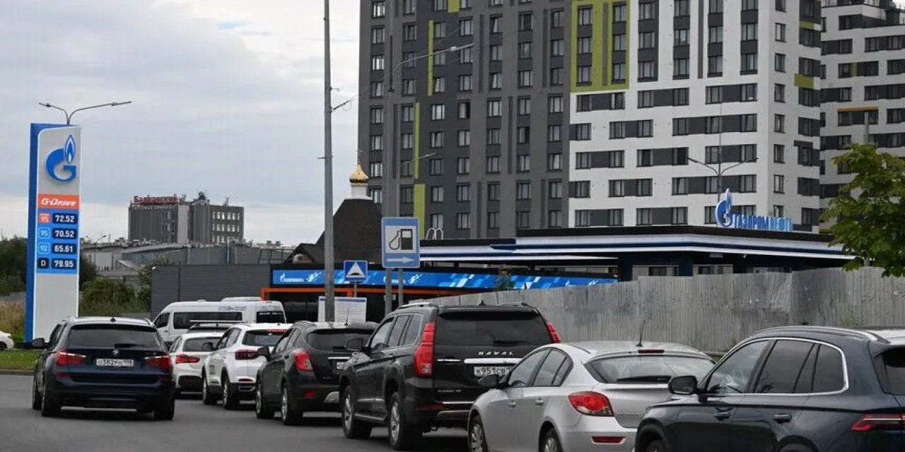 Rusya'da İç Piyasa Dengelenince Benzin İhracatına Tekrar Başlanacağı Belirtildi