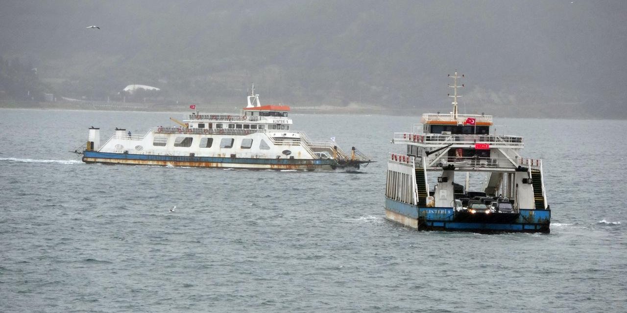 Bozcaada Ve Gökçeada Feribot Seferlerine Hava Engeli