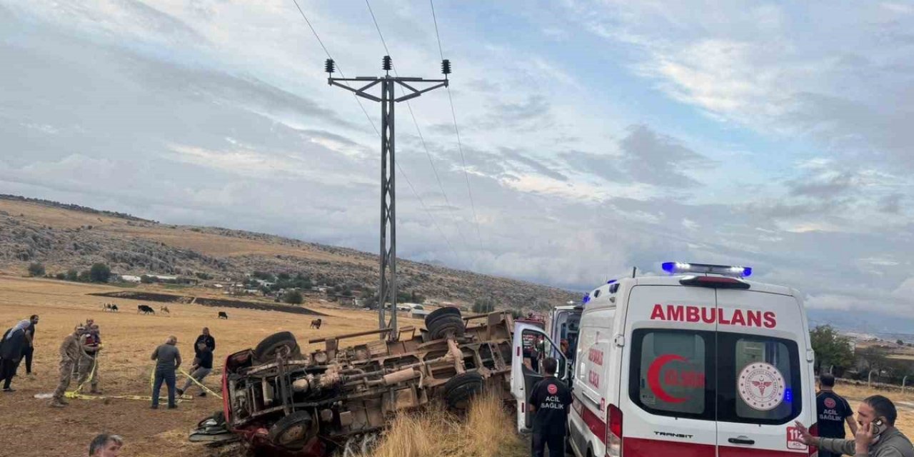 Diyarbakır Ergani'de Devrilen Kamyonette Yaralanan 5 Kişi Hastaneye Sevk Edildi