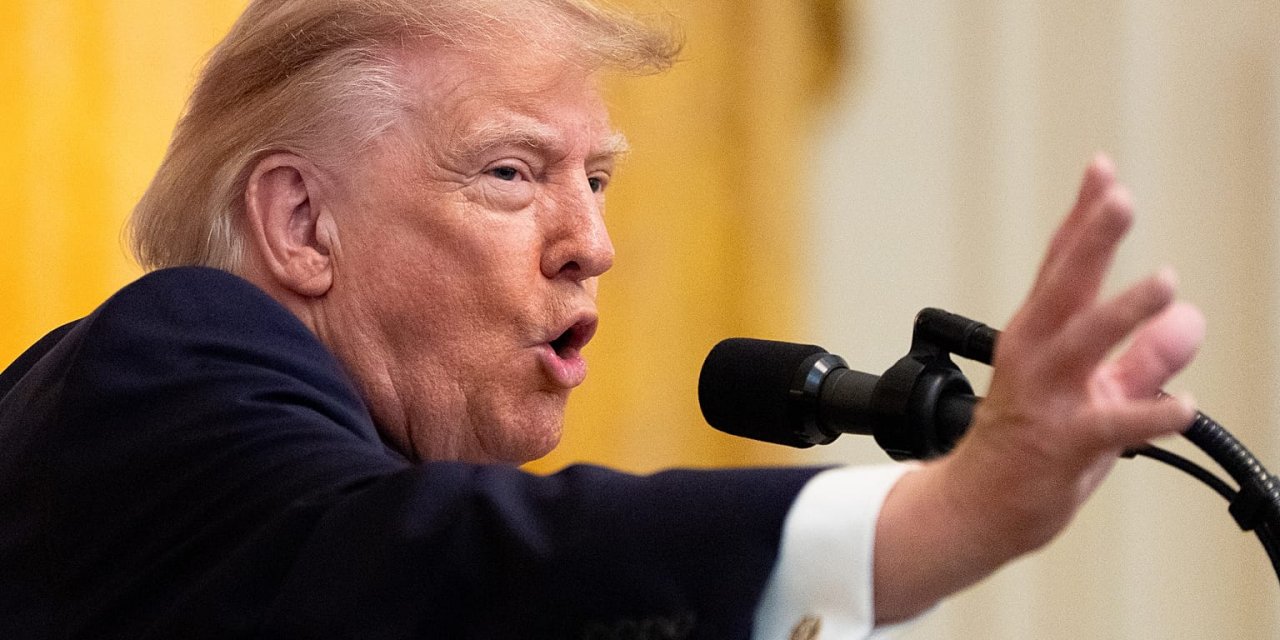 Trump, İran Meselesi Çözüldüğünde Petrol Fiyatlarının "Eski Seviyesine Düşeceğini" Söyledi